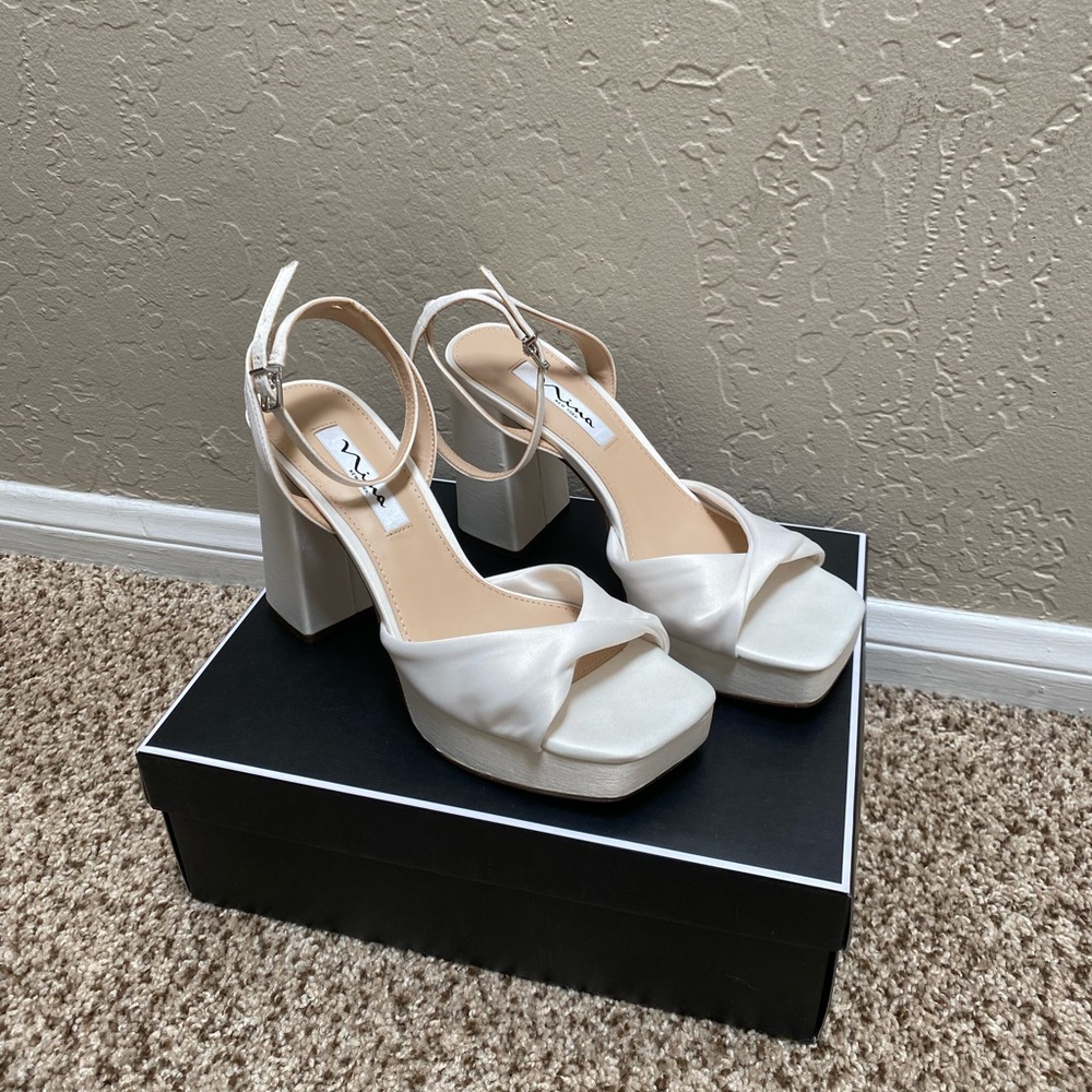 “Nina Shoes” - Satin Ivory/Off White Block Heel - Size 8.5